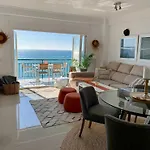 Beachfront In דירה *